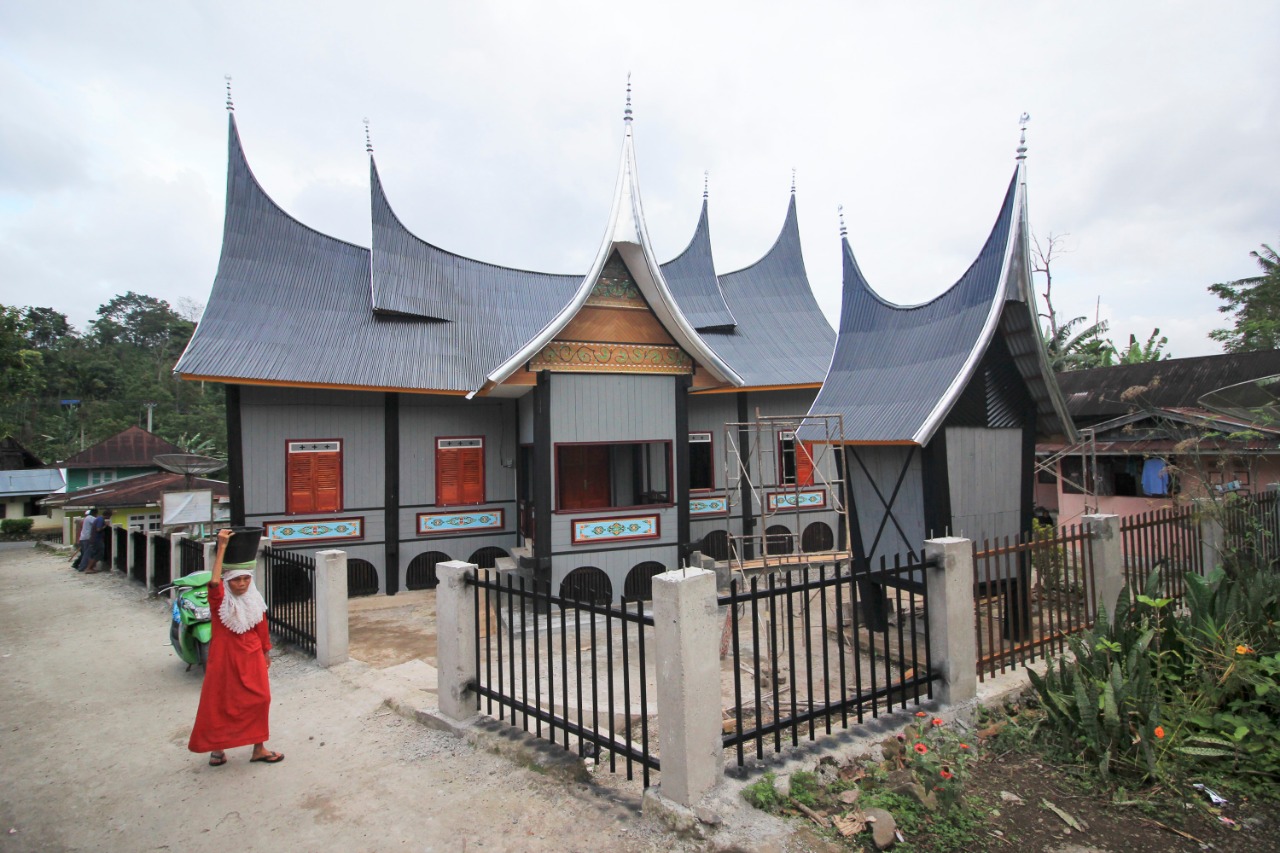 Revitalisasi rumah gadang kaum Dt Sati, Supayang, hampir rampung